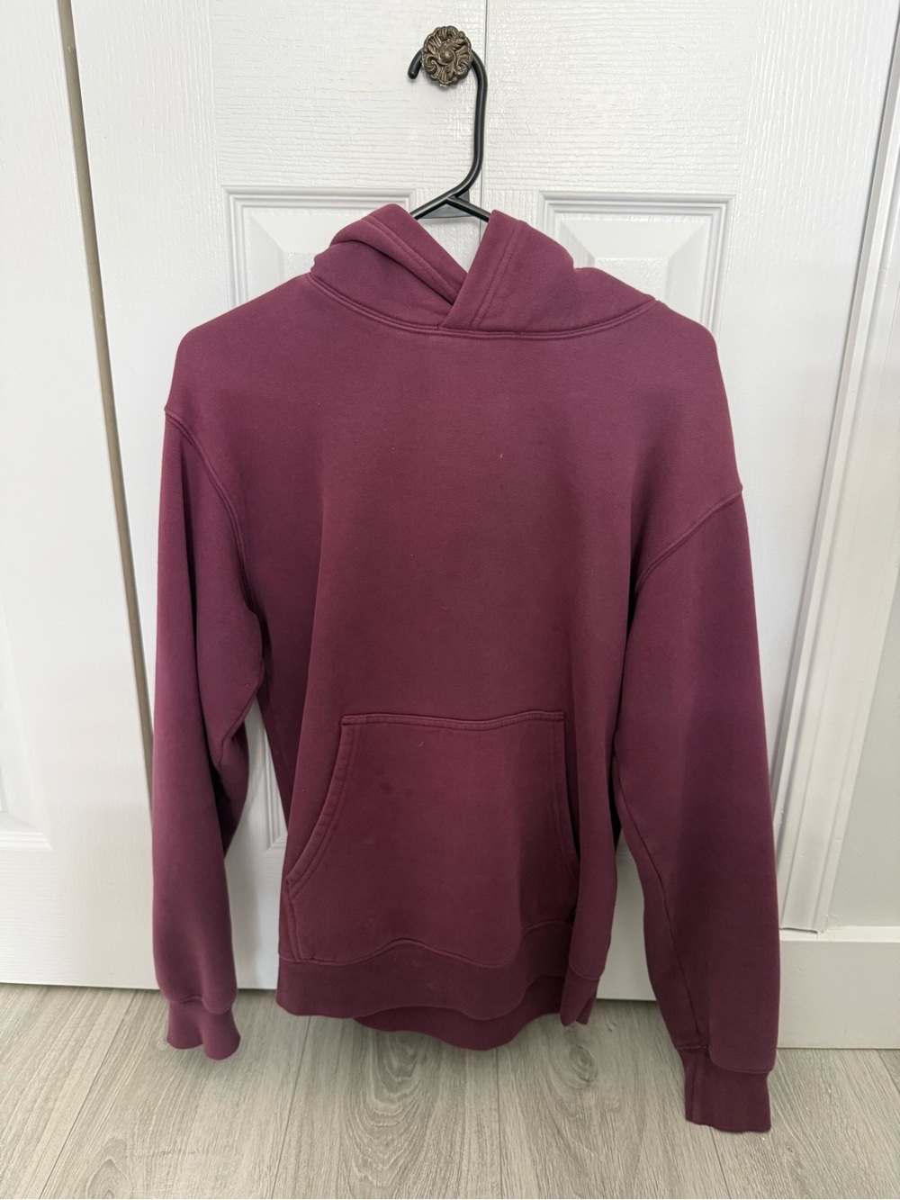 ARITZIA | TNA Maroon Hoodie